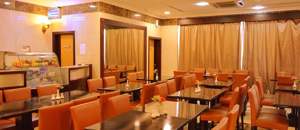 Icon Hotel Apartments Дубай Екстер'єр фото