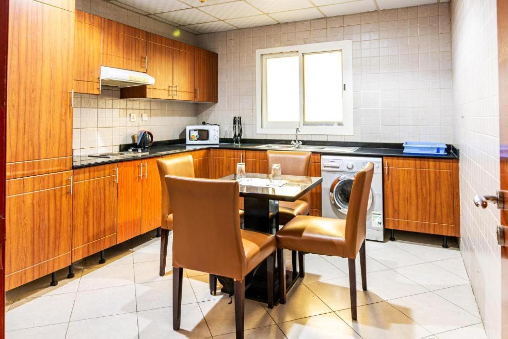 Icon Hotel Apartments Дубай Екстер'єр фото